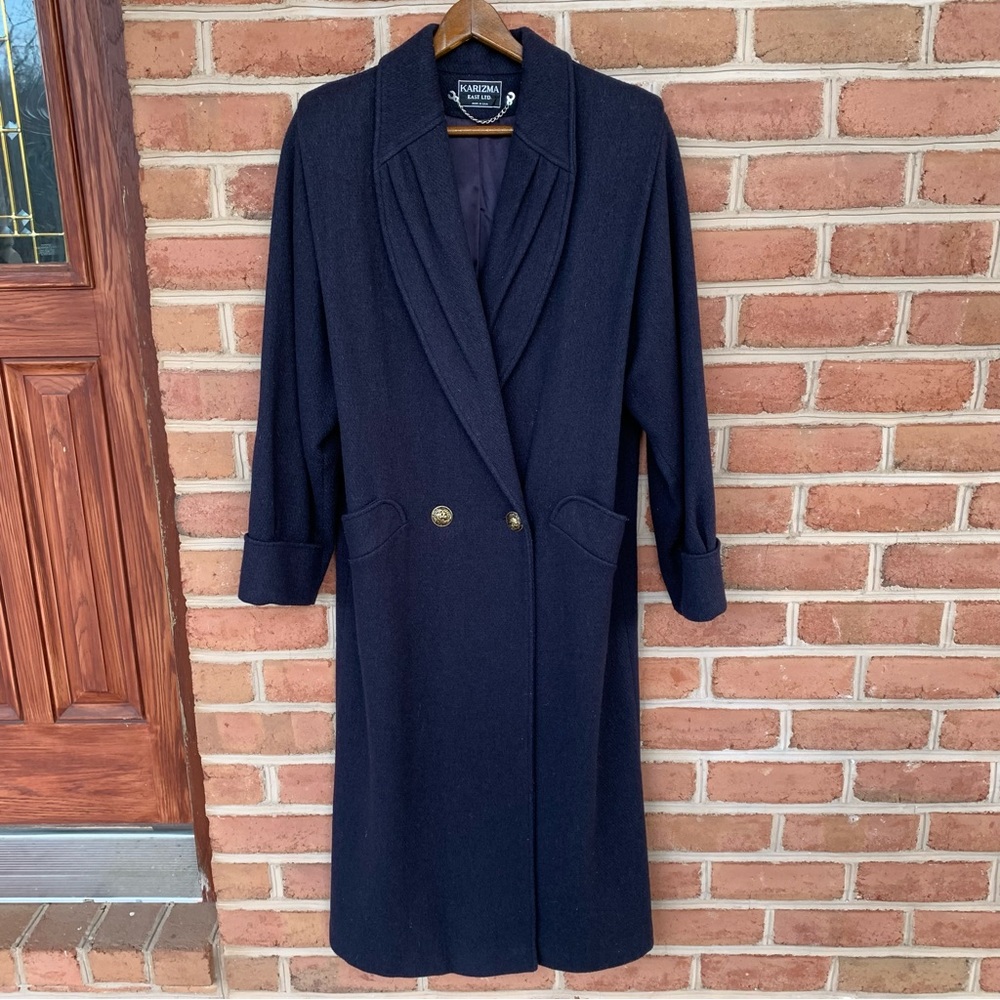 Vintage long winter coat with beautiful gold buttons size 8